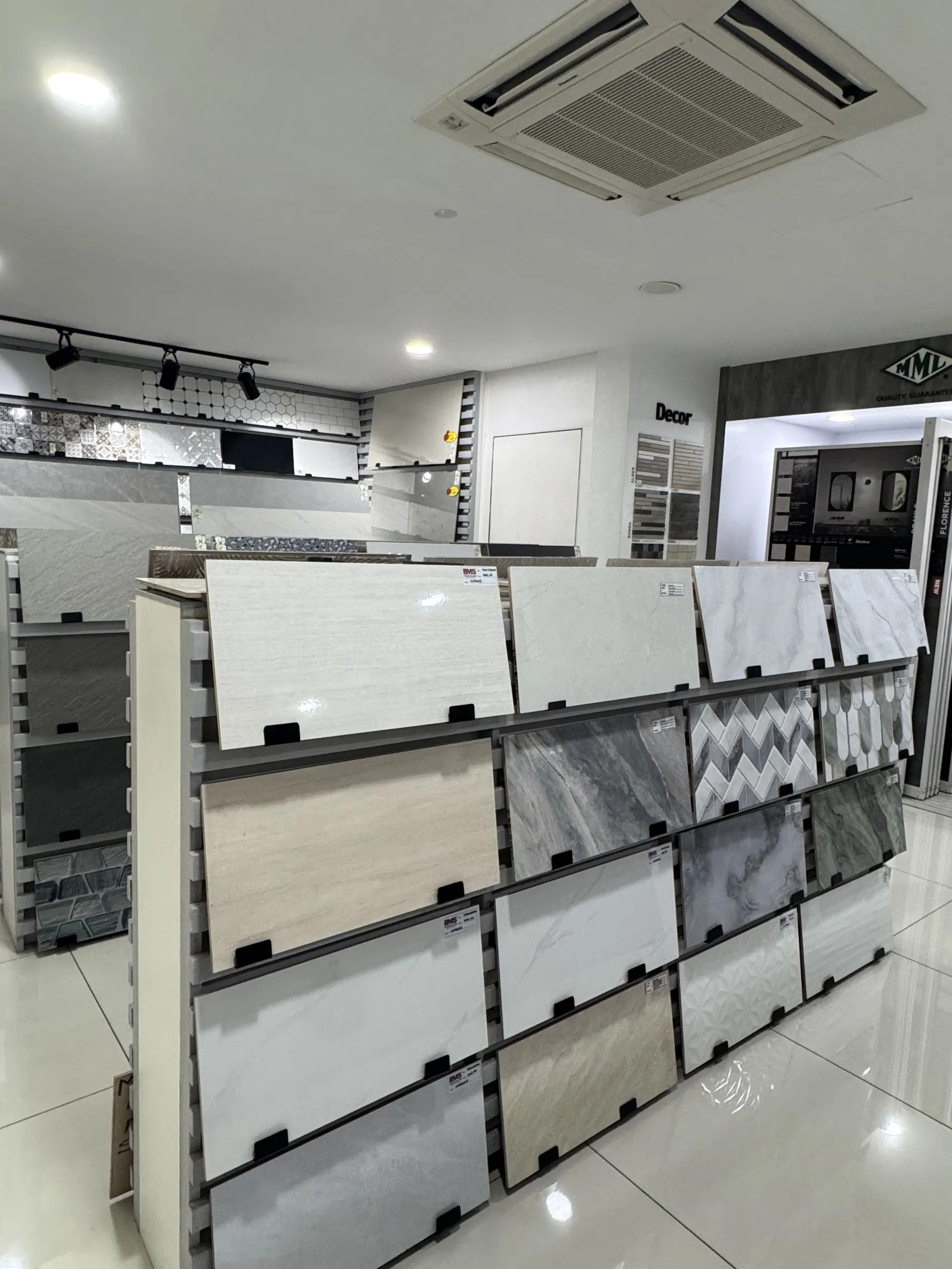 Low Brother Ceramic showroom Bentong